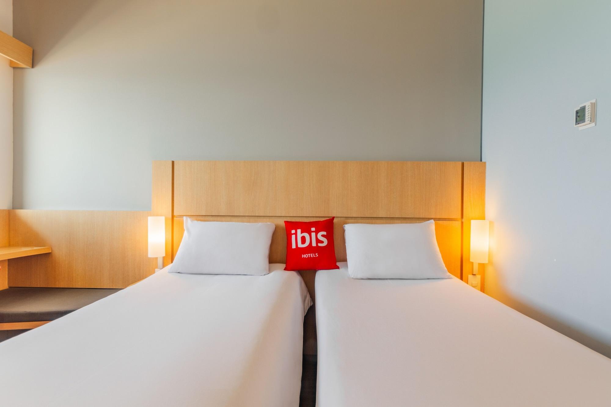 Ibis Cartagena Marbella Hotel ภายนอก รูปภาพ