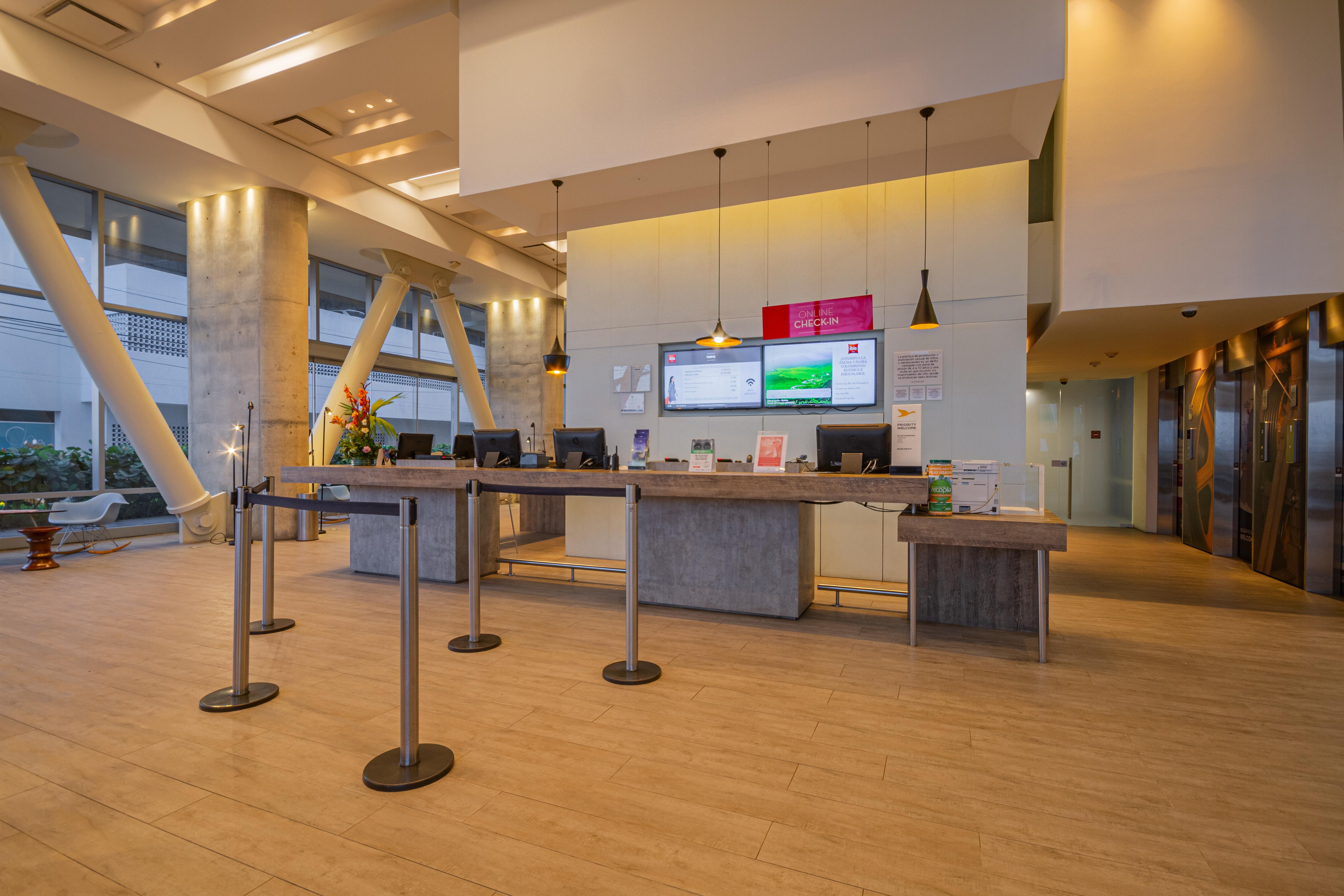 Ibis Cartagena Marbella Hotel ภายนอก รูปภาพ
